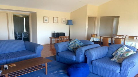 22 Broadbeach Drive - Maitland Accommodation 3