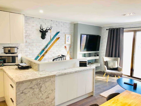 24 Lawlers 3 Bedroom - Maitland Accommodation 2
