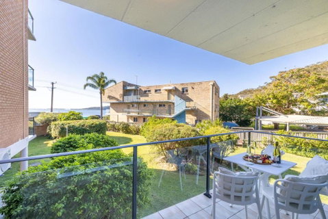 Bella Vista, 8-19 Shoal Bay Rd - Views, Air Con And Wi-Fi - Maitland Accommodation 0