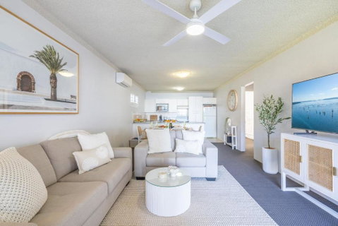 Bella Vista, 8-19 Shoal Bay Rd - Views, Air Con And Wi-Fi - Maitland Accommodation 3