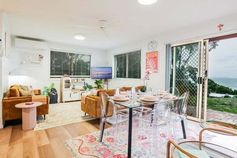 Cake By The Ocean - Family & Pet Friendly House In 1770 - Maitland Accommodation 1