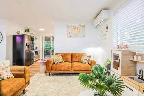 Cake By The Ocean - Family & Pet Friendly House In 1770 - Maitland Accommodation 3