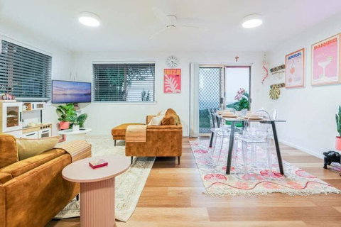 Cake By The Ocean - Family & Pet Friendly House In 1770 - Maitland Accommodation 4