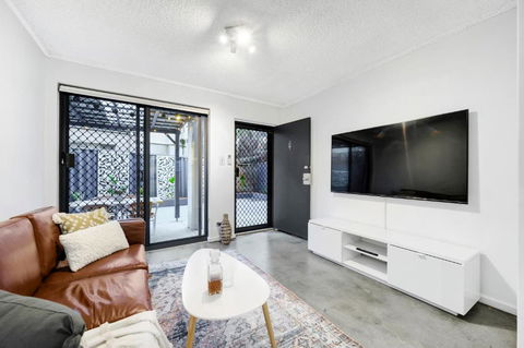 CENT29 - Riverside Retreat - Maitland Accommodation 2