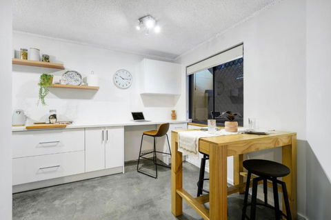 CENT29 - Riverside Retreat - Maitland Accommodation 3