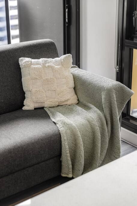 City View 2 Bedroom Apartment In The Heart Of Melbourne - Maitland Accommodation 2