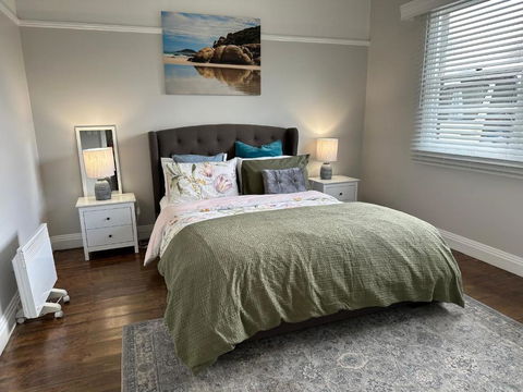 Daisy Cottage On Duke 2BR - Maitland Accommodation 2