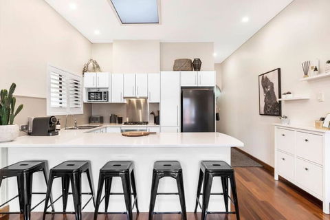 Cute As A Button - Picket Fence 3 Bed Stylish Home - Maitland Accommodation 1
