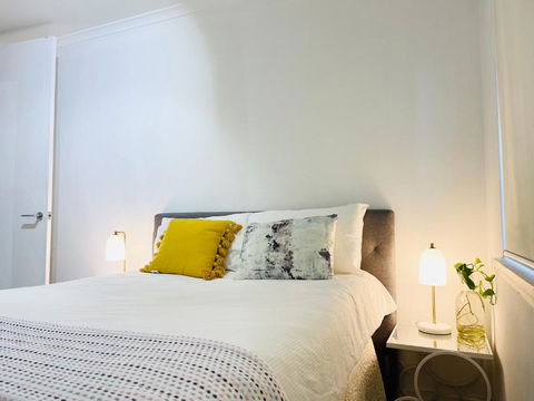 D101 Charming Apartment- Free Parking - Maitland Accommodation 2