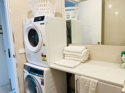 D101 Charming Apartment- Free Parking - Maitland Accommodation 3