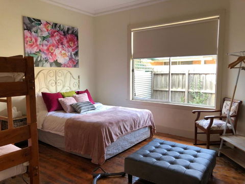 D108 Fantastic Sun Crescent Gathering - Maitland Accommodation 0