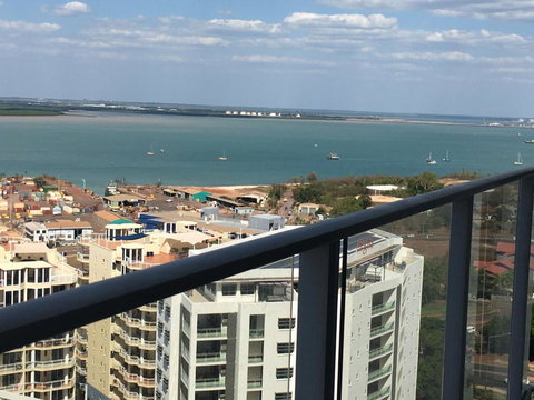 Darwin City - The Oaks With Harbour Views - Maitland Accommodation 2