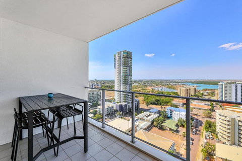 Darwin City - The Oaks With Harbour Views - Maitland Accommodation 1