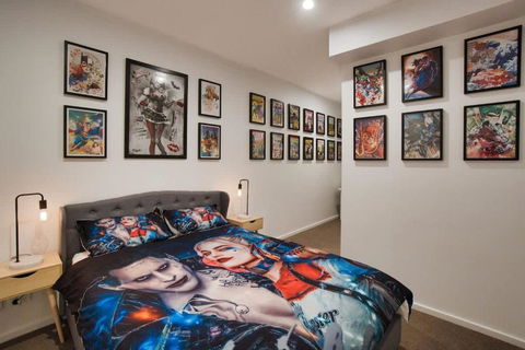 DC Vs Marvel Theme Ft Arcade Machine Pool Gym Sauna BBQ - Maitland Accommodation 3