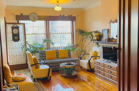 Deco Family House - Maitland Accommodation 3