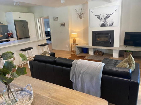 Deerhead Cabin - Maitland Accommodation 0