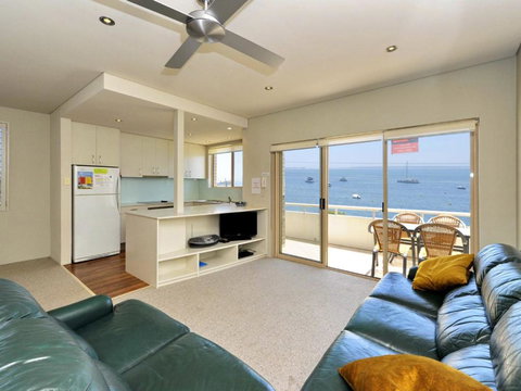 Del Rae Unit 12 25 Shoal Bay Road - Maitland Accommodation 1