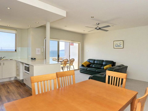 Del Rae Unit 12 25 Shoal Bay Road - Maitland Accommodation 3