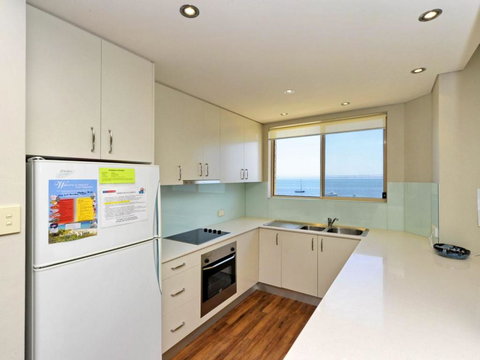 Del Rae Unit 12 25 Shoal Bay Road - Maitland Accommodation 4