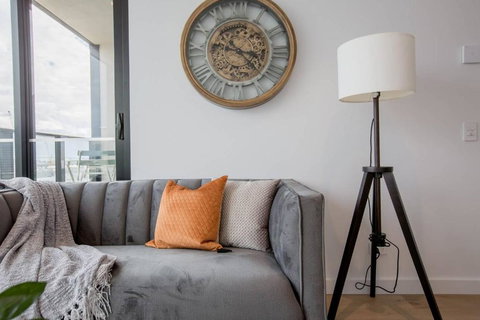 Delightful 2BR Riverview@Docklands - Maitland Accommodation 3