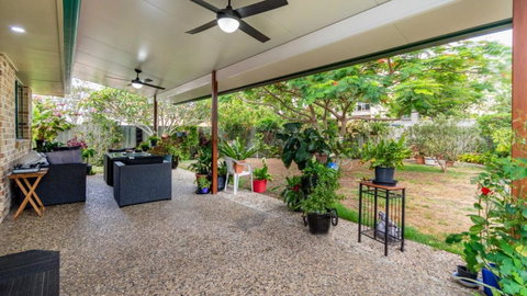 Delightful Duplex On Rose Ct, Bongaree - Maitland Accommodation 0