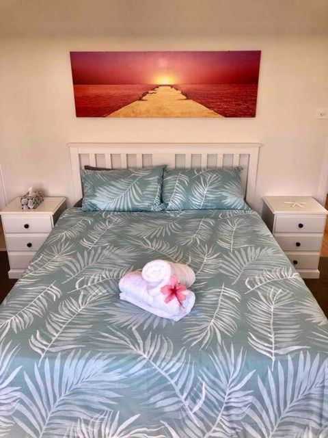 DELUXE Escape! Central, NEW & Spacious 3 Bed - Maitland Accommodation 1
