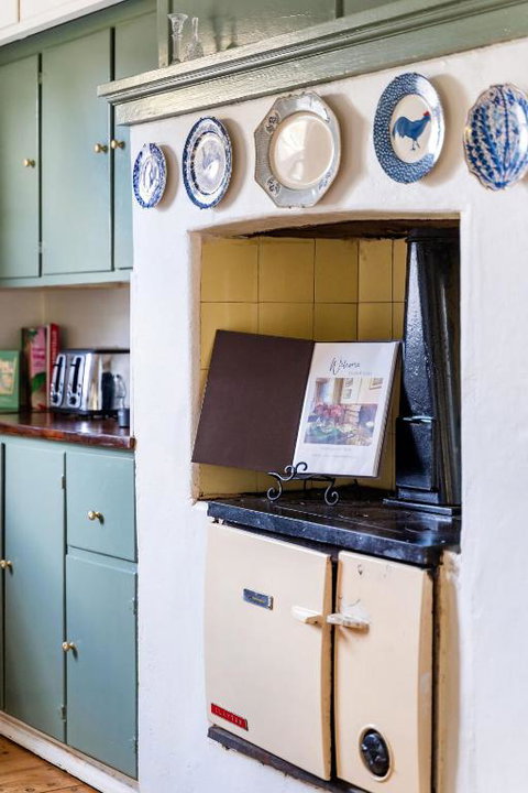 Deodar Cottage Amid Century Old Trees - Maitland Accommodation 2