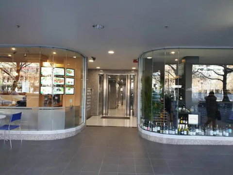 Dana-Spacious Private Room In Shared 2-Bedroom Apartment-2 - Maitland Accommodation 3