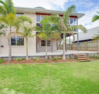 29 Cypress Avenue - Rainbow Beach Close to the beach with a pool - Maitland Accommodation