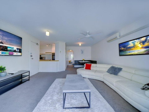 2BR Aloha Lane Main Beach Apartment - Maitland Accommodation 0