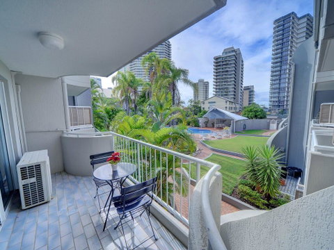 2BR Aloha Lane Main Beach Apartment - Maitland Accommodation 2