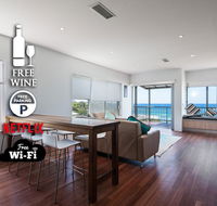 2BR Coolum Beachfront  180 Views  Wine Netflix - Maitland Accommodation