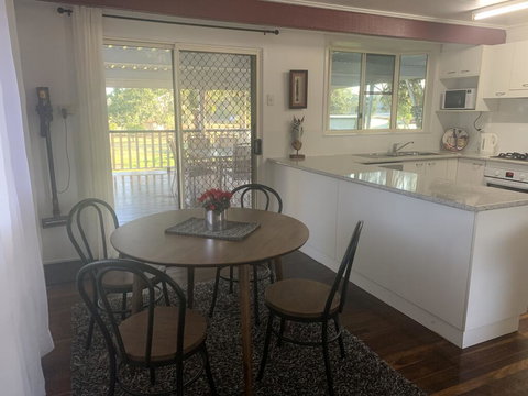 3 Bedroom Apartment - Maitland Accommodation 2