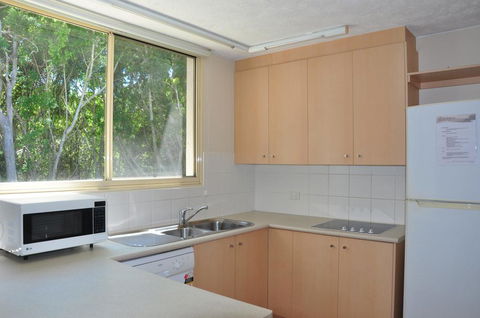 32/15 Rainbow Shores - Unit Overlooking Bushland With Shared Swimming Pool, Spa And Tennis Court - Maitland Accommodation 2