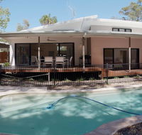 33 Esprit Drive - Rainbow Shores Style Comfort and Relaxation Pets Welcome Pool - Maitland Accommodation