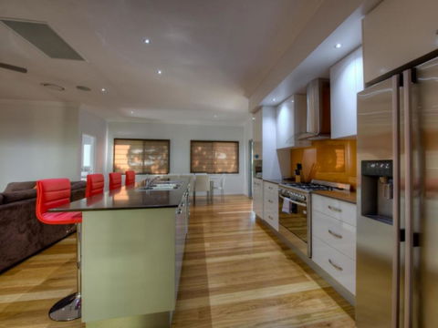 36 Satinwood Drive - Rainbow Shores - Maitland Accommodation 3