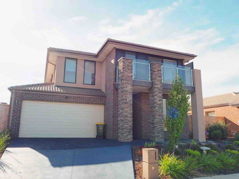 4 Bed 2 And A Half Bath Luxury Villa In Point Cook - Maitland Accommodation 0