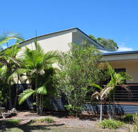 44 Cypress Avenue - Holiday home in a quiet location close to patrolled beach and CBD - Maitland Accommodation