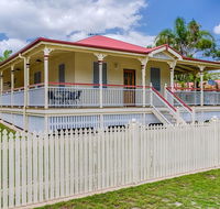 5 Bomburra Court - Rainbow Beach Ticks All The Boxes Pool Shed Fenced Yard Pet Friendly - Maitland Accommodation