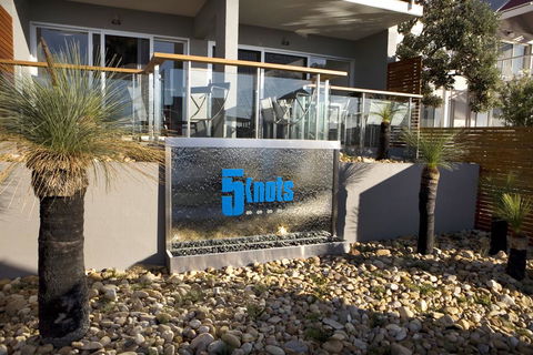 5 Knots Metung - Maitland Accommodation 0