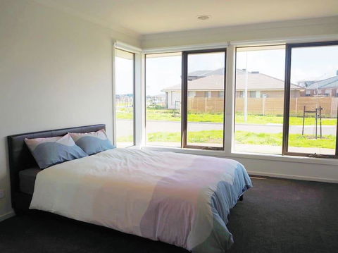 5Bed 2Bath Family House In Werribee - Maitland Accommodation 1