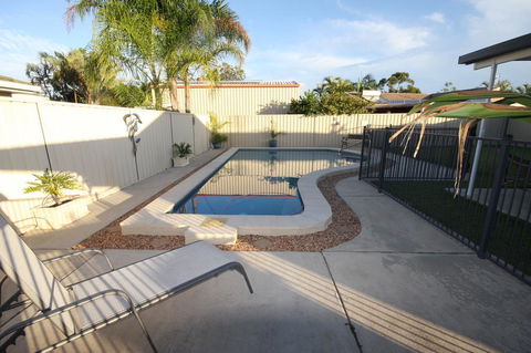 62 Tingira Close - Modern Lowset Home With Swimming Pool, Outdoor Area, Ample Parking. Pet Friendly - Maitland Accommodation 0