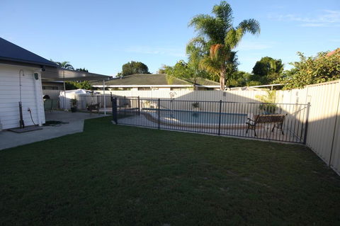 62 Tingira Close - Modern Lowset Home With Swimming Pool, Outdoor Area, Ample Parking. Pet Friendly - Maitland Accommodation 2
