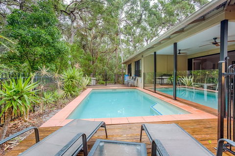 8 Ibis Court - Rainbow Shores, Swimming Pool, Walk To Beach, Executive Beach House - Maitland Accommodation 0