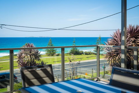 81 Dalmeny Drive - Beach House - Maitland Accommodation 1