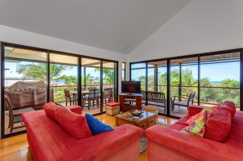 90 Cooloola Drive - Rainbow Beach, Luxury Beach House, Ocean Views - Maitland Accommodation 1