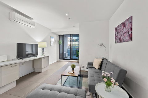 A Bright & Airy CBD Apt Next To Southern Cross - Maitland Accommodation 0