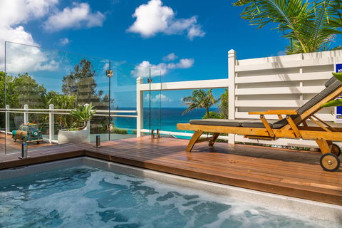A PERFECT STAY - The Palms At Byron - Views Over Wategos Beach - Maitland Accommodation 2