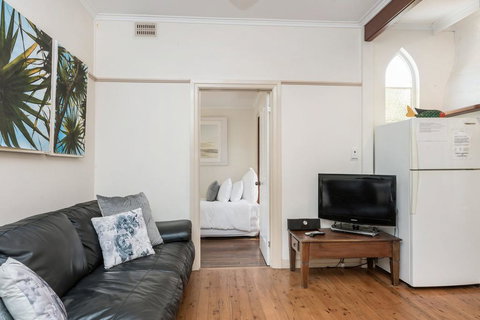 A SWEET ESCAPE - Byron Surf Cottage - Walk To Byron - Maitland Accommodation 2