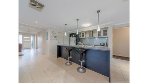 A TOUCH OF CLASS - PET FRIENDLY (OUTSIDE ONLY) - Maitland Accommodation 3